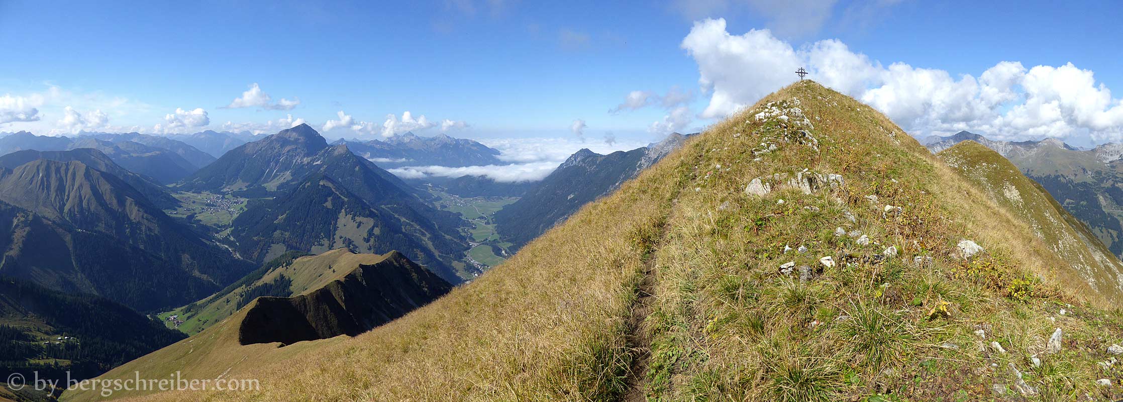 Bleispitze, vom Gipfel zieht der lange Westgrat ins Tal