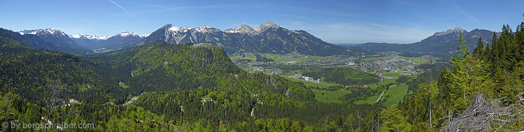 Mühlwald-Rundwanderweg, Panoramablick über das Burgenensemble Ehrenberg und die highline 179