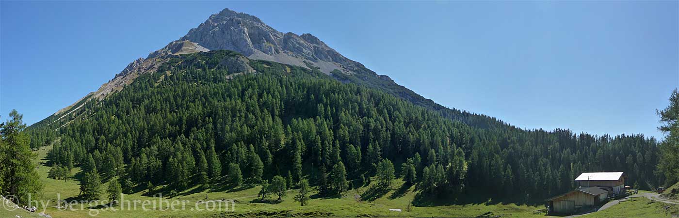 Nassereither Alm und der Wannig (2.493 m)