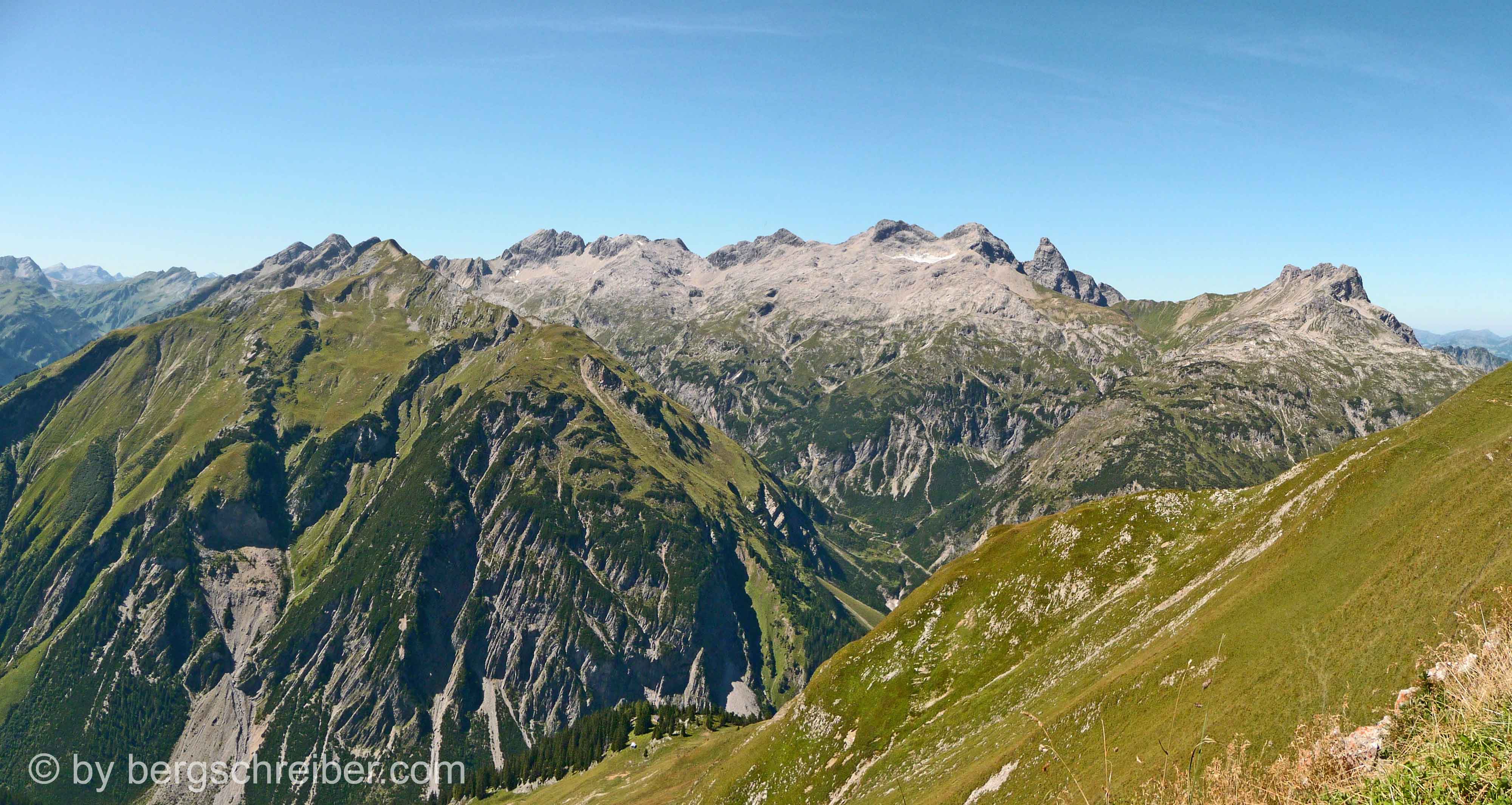 Der Hauptkamm der Allgäuer Alpen mit Mädelegabel und Trettachspitze