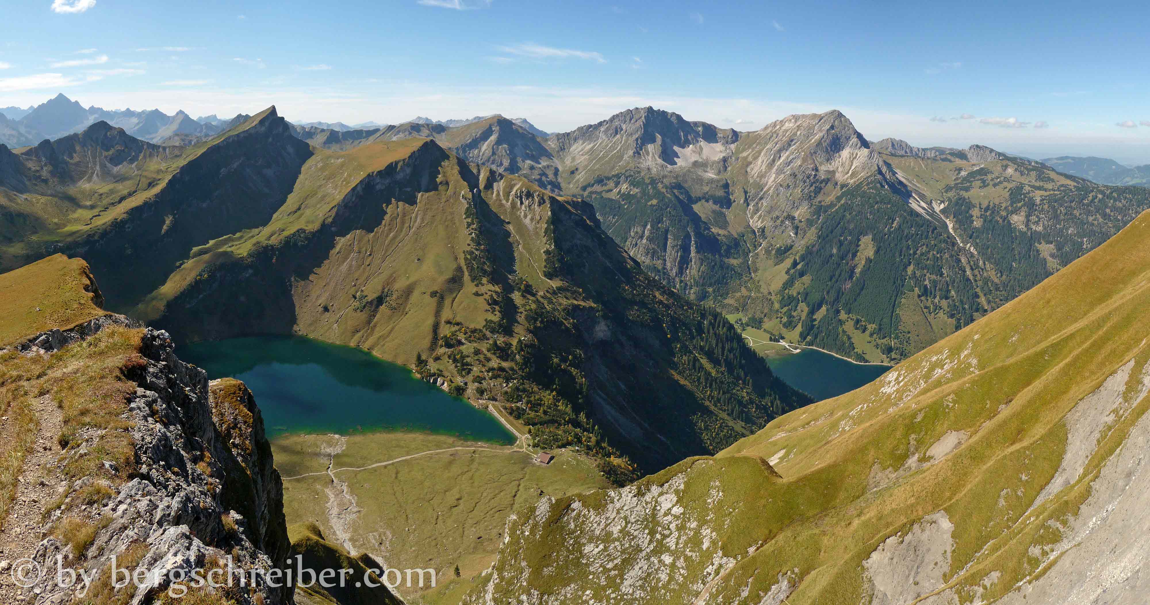 Schochenspitze Tiefblick zu Traualpsee und Vilsalpsee