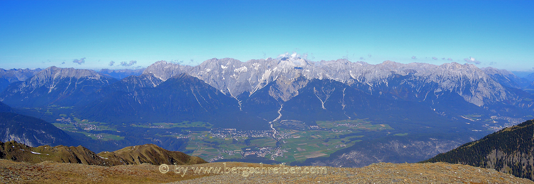 Die Mieminger Bergkette und das Mieminger Sonnenplateau vom Pirchkogel