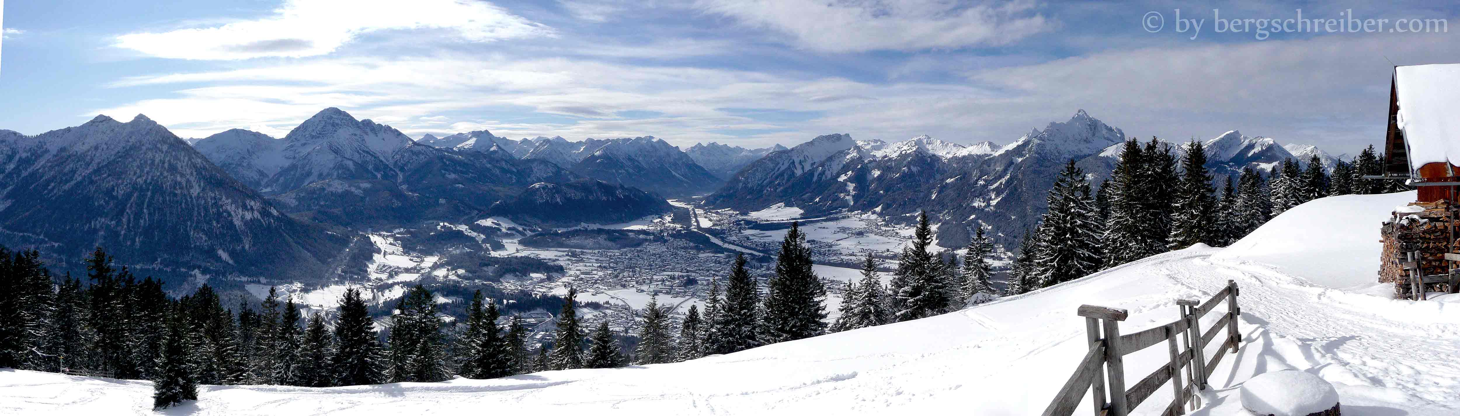Panorama von der Dürrenberg Alm im Winter