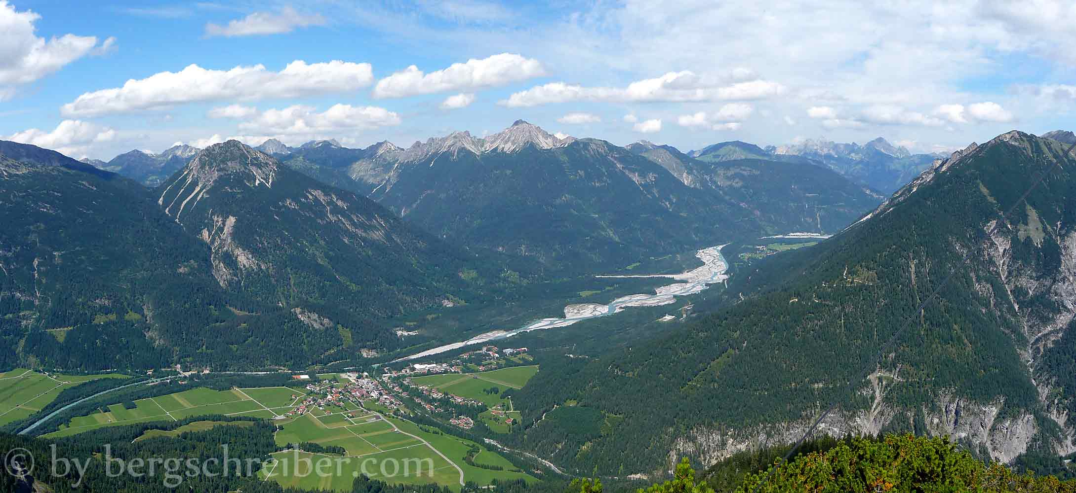 Stanzach im Tiroler Lechtal ist der Ausgangspunkt für den Jägersteig