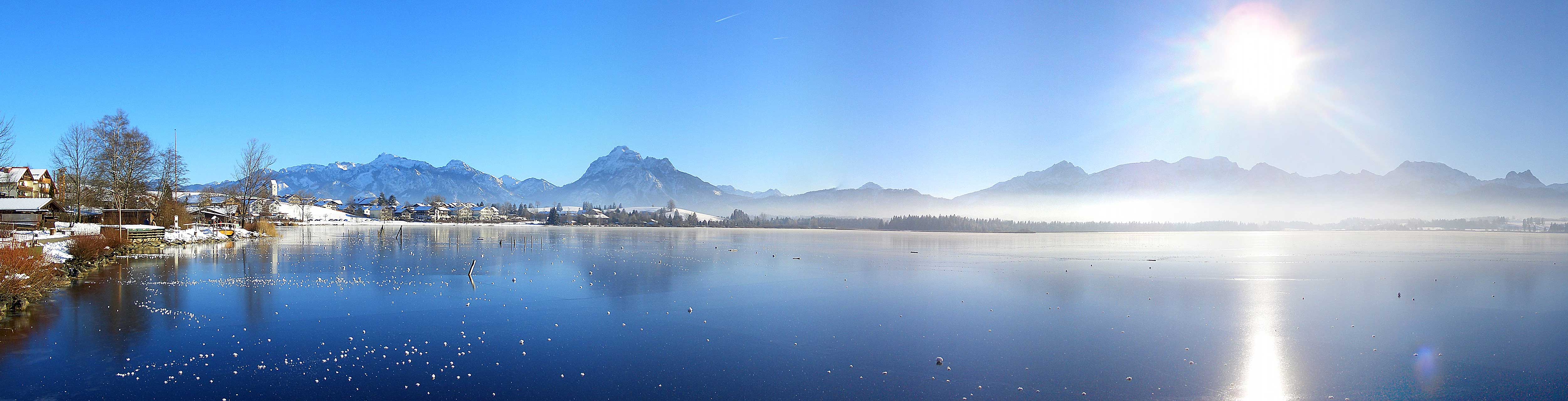 Spiegeleis auf dem Hopfensee bei Füssen